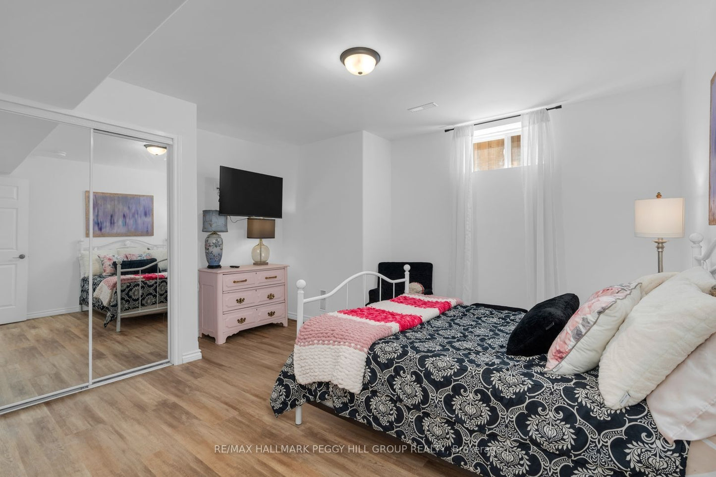 5 WOOD CRESCENT Essa (Angus), Ontario L3W0M5