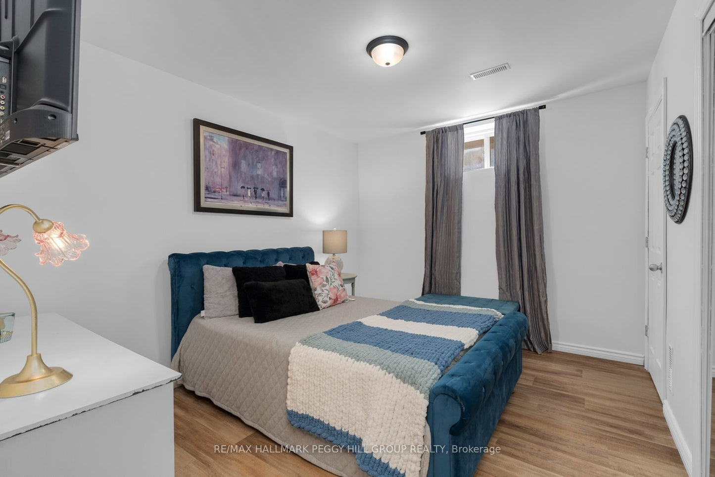 5 WOOD CRESCENT Essa (Angus), Ontario L3W0M5