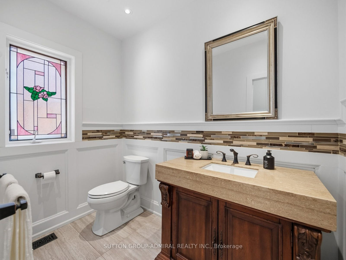 6 COLTON CRESCENT SOUTH, Woodbridge, ON L4L3L7
