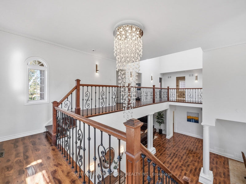 6 COLTON CRESCENT SOUTH, Woodbridge, ON L4L3L7
