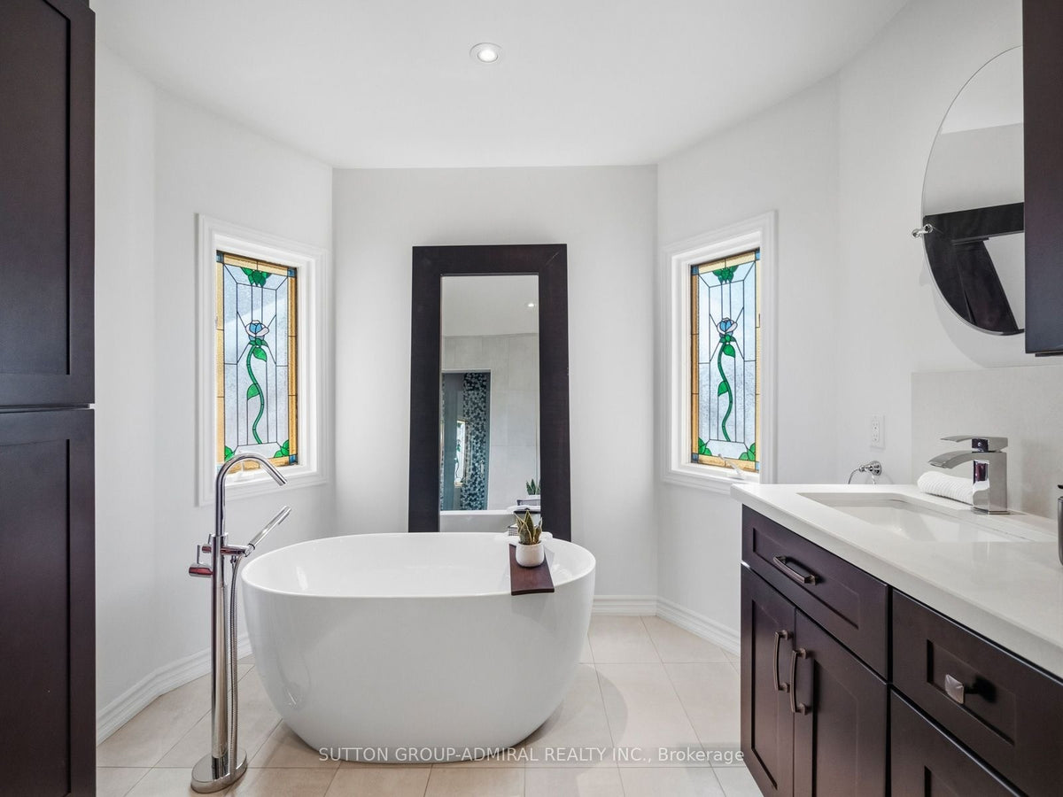 6 COLTON CRESCENT SOUTH, Woodbridge, ON L4L3L7