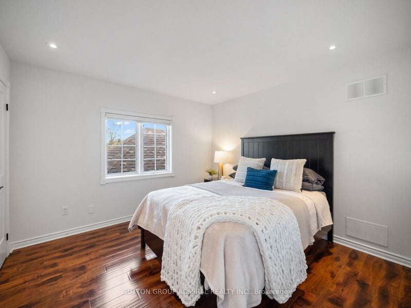 6 COLTON CRESCENT SOUTH, Woodbridge, ON L4L3L7