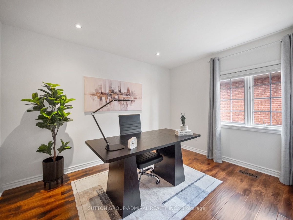 6 COLTON CRESCENT SOUTH, Woodbridge, ON L4L3L7