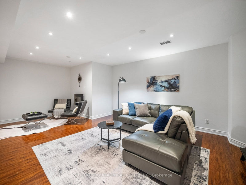 6 COLTON CRESCENT SOUTH, Woodbridge, ON L4L3L7