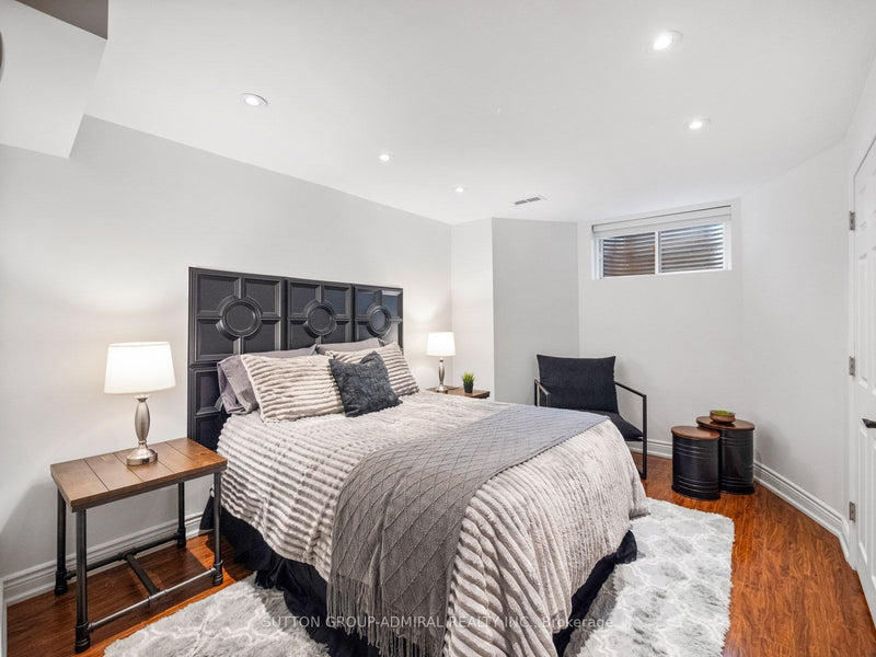 6 COLTON CRESCENT SOUTH, Woodbridge, ON L4L3L7