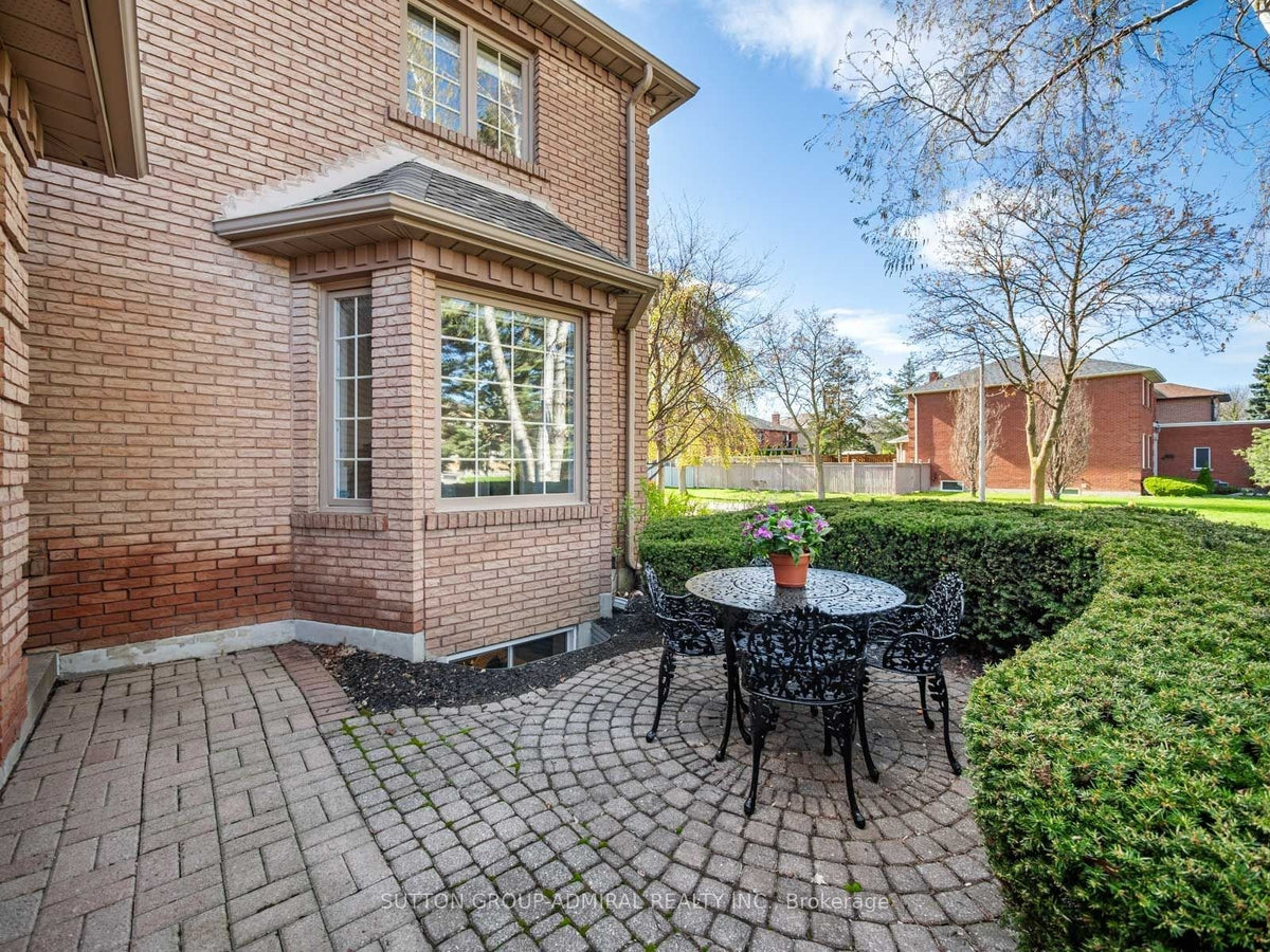 6 COLTON CRESCENT SOUTH, Woodbridge, ON L4L3L7