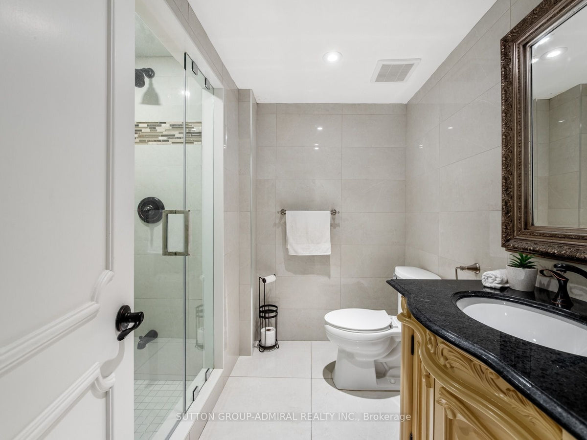 6 COLTON CRESCENT SOUTH, Woodbridge, ON L4L3L7
