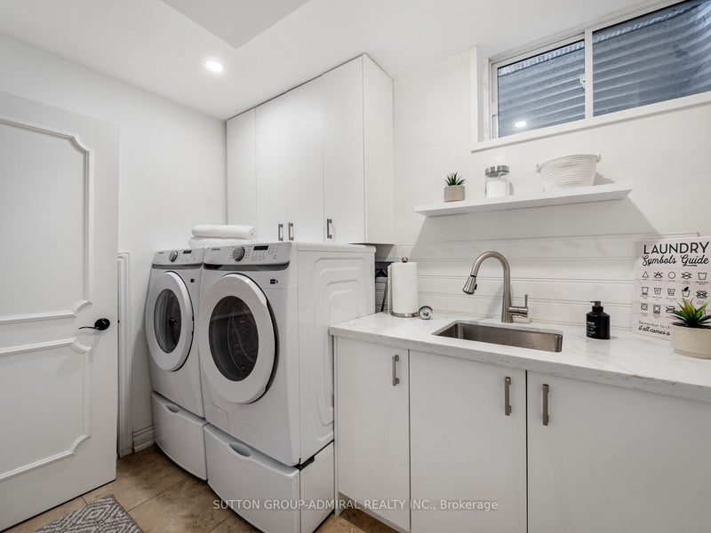 6 COLTON CRESCENT SOUTH, Woodbridge, ON L4L3L7