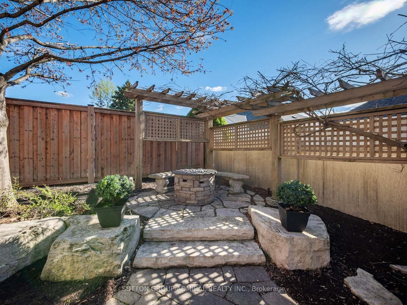 6 COLTON CRESCENT SOUTH, Woodbridge, ON L4L3L7
