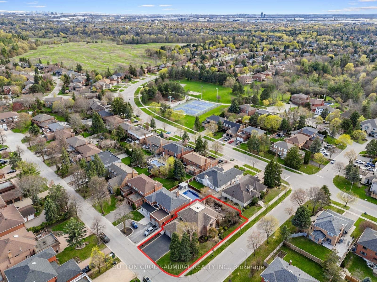 6 COLTON CRESCENT SOUTH, Woodbridge, ON L4L3L7