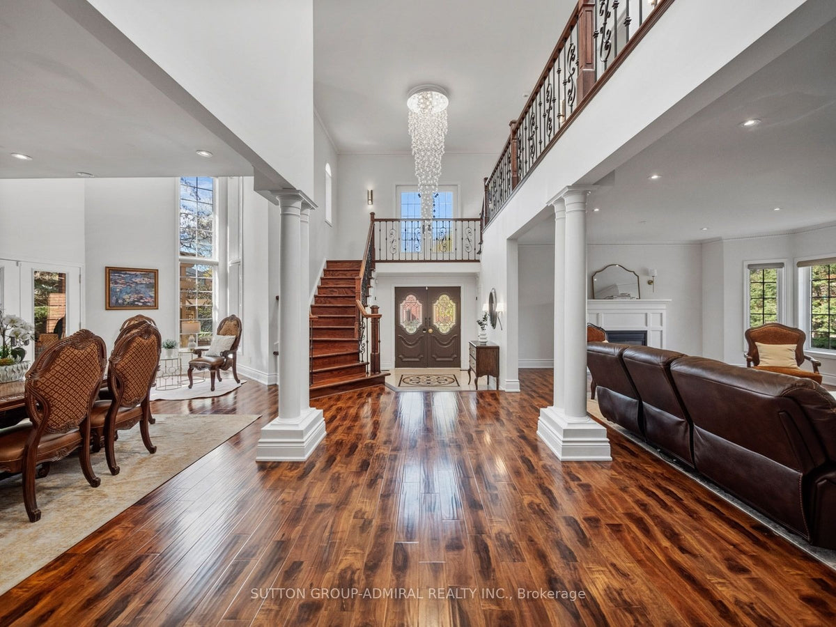 6 COLTON CRESCENT SOUTH, Woodbridge, ON L4L3L7