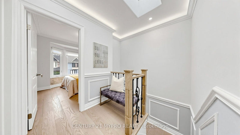 7 CHERRY NOOK GARDENS Toronto (Greenwood-Coxwell), Ontario M4L1J5