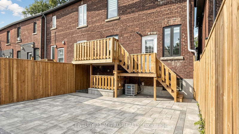7 CHERRY NOOK GARDENS Toronto (Greenwood-Coxwell), Ontario M4L1J5
