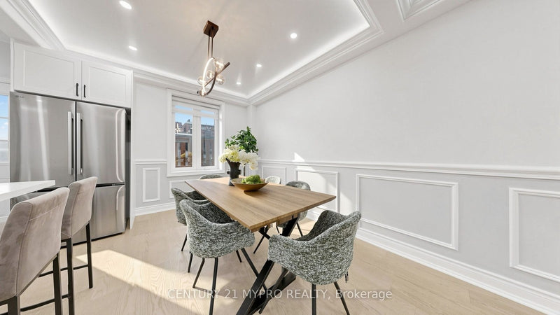 7 CHERRY NOOK GARDENS Toronto (Greenwood-Coxwell), Ontario M4L1J5