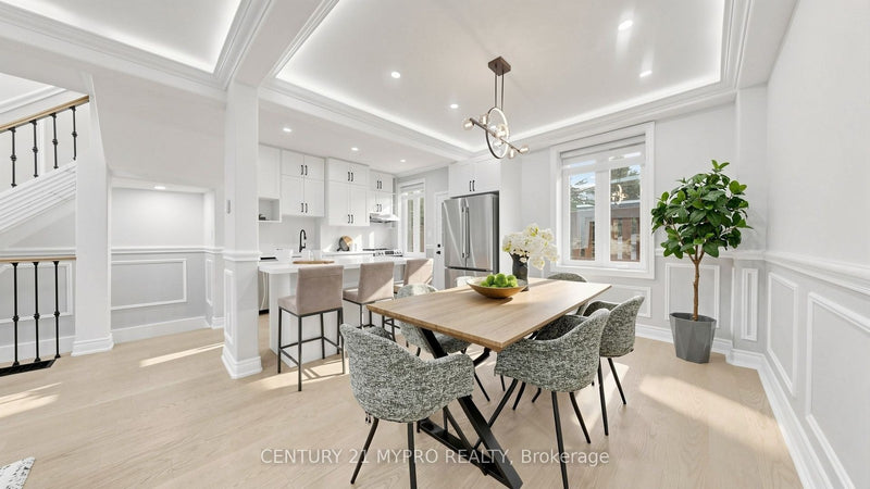 7 CHERRY NOOK GARDENS Toronto (Greenwood-Coxwell), Ontario M4L1J5