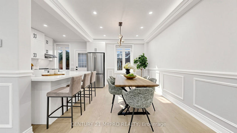 7 CHERRY NOOK GARDENS Toronto (Greenwood-Coxwell), Ontario M4L1J5