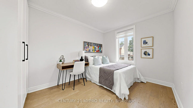 7 CHERRY NOOK GARDENS Toronto (Greenwood-Coxwell), Ontario M4L1J5