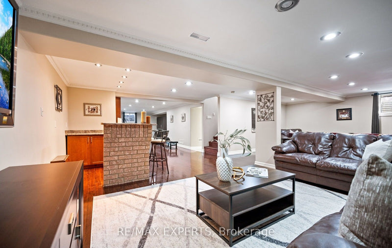 7 GOODWOOD ROAD, Brampton, ON L6S1C4