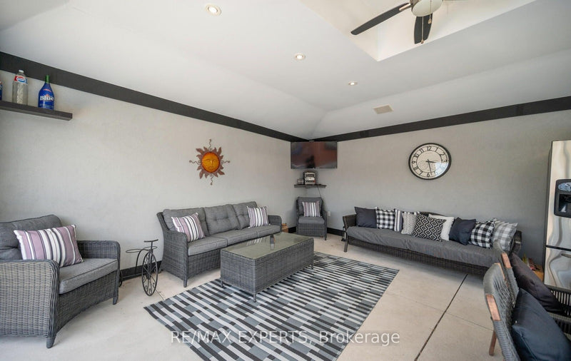 7 GOODWOOD ROAD, Brampton, ON L6S1C4