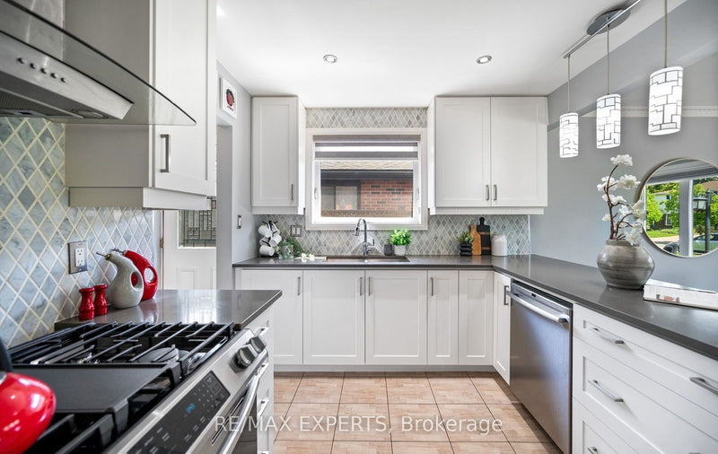 7 GOODWOOD ROAD, Brampton, ON L6S1C4