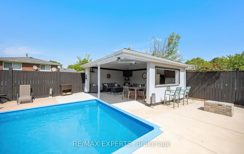 7 GOODWOOD ROAD, Brampton, ON L6S1C4