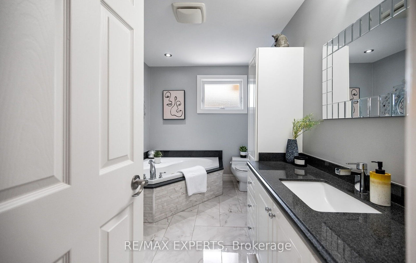 7 GOODWOOD ROAD, Brampton, ON L6S1C4