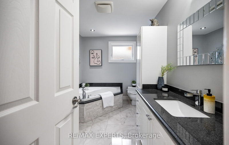 7 GOODWOOD ROAD, Brampton, ON L6S1C4