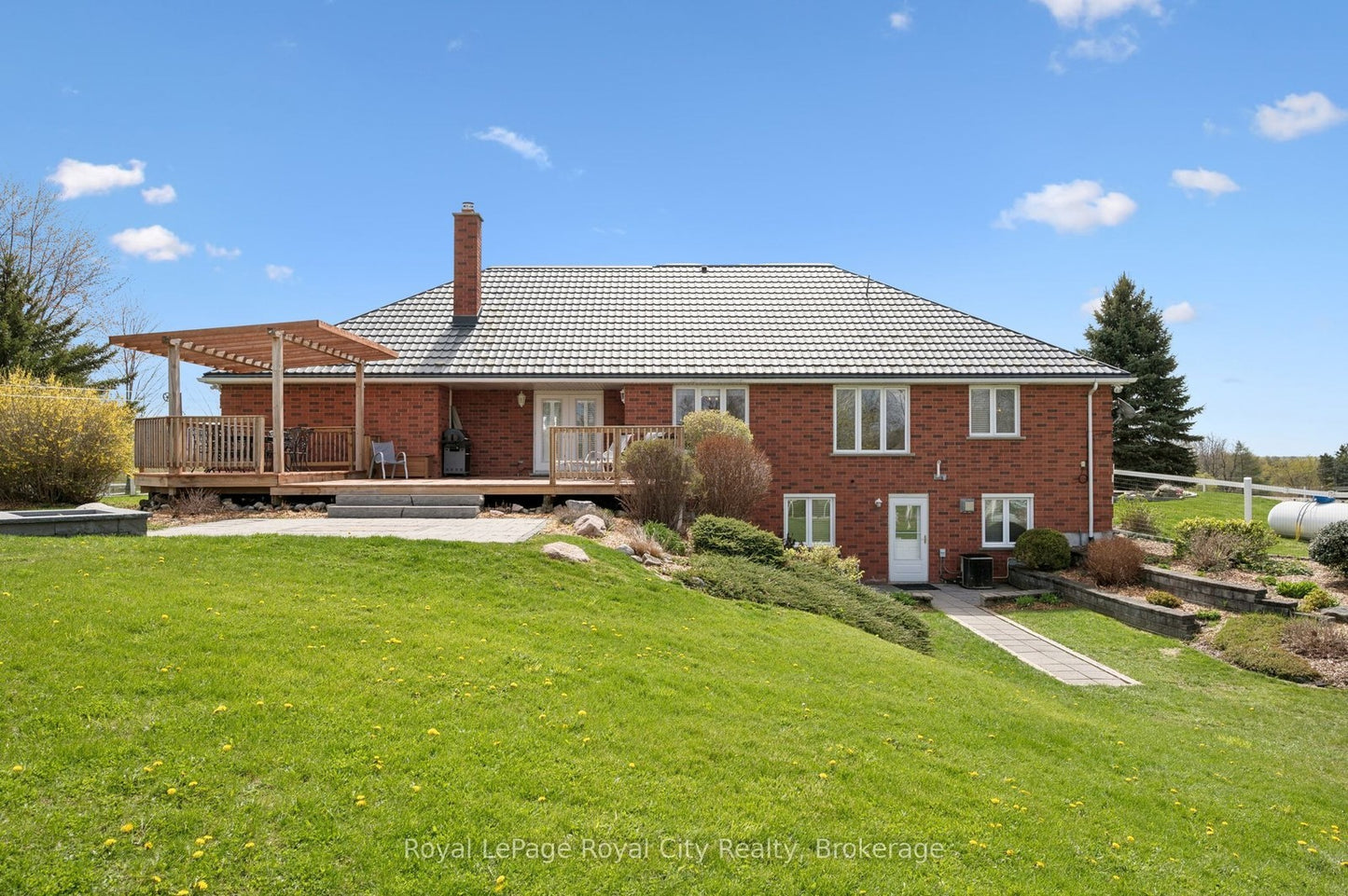 8284 INDIAN TRAIL Guelph/Eramosa, Ontario N0B2K0